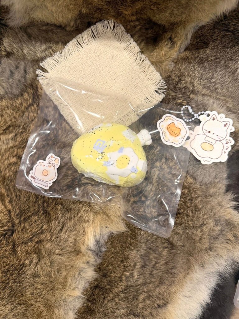 438000 AnZz Chef Hat Milk Puff Bun - Cosmetic Defect (Chewy Candy Clay Texture Series) / 安Zz 厨师帽奶芙包（外观瑕疵）（口嚼糖泥触感系列）