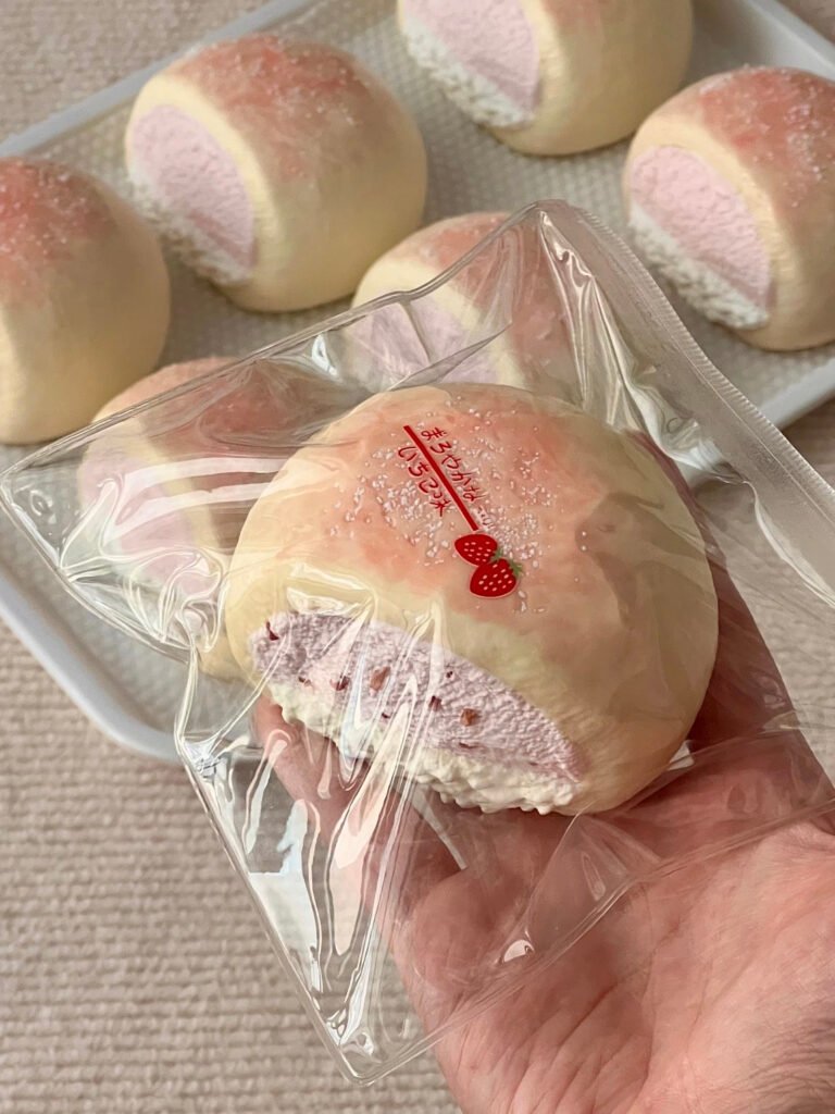 355001 Aolun Studio Strawberry Iced Cheesecake Daifuku (Thick Cream Clay Texture Series) / 奥伦在捏 草莓冰乳酪大福(厚奶油泥触感系列)