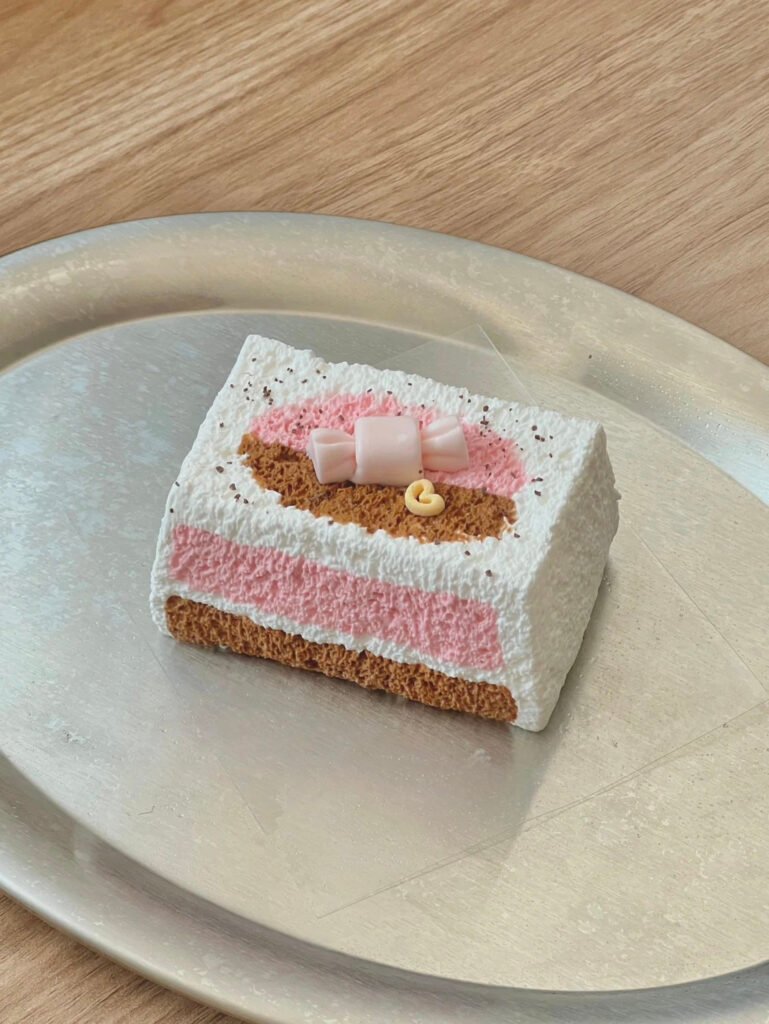 355005 Aolun Studio Rose Latte Toast (Cream Clay Texture Series) / 奥伦在捏 玫瑰拿铁吐司（奶油泥触感系列）