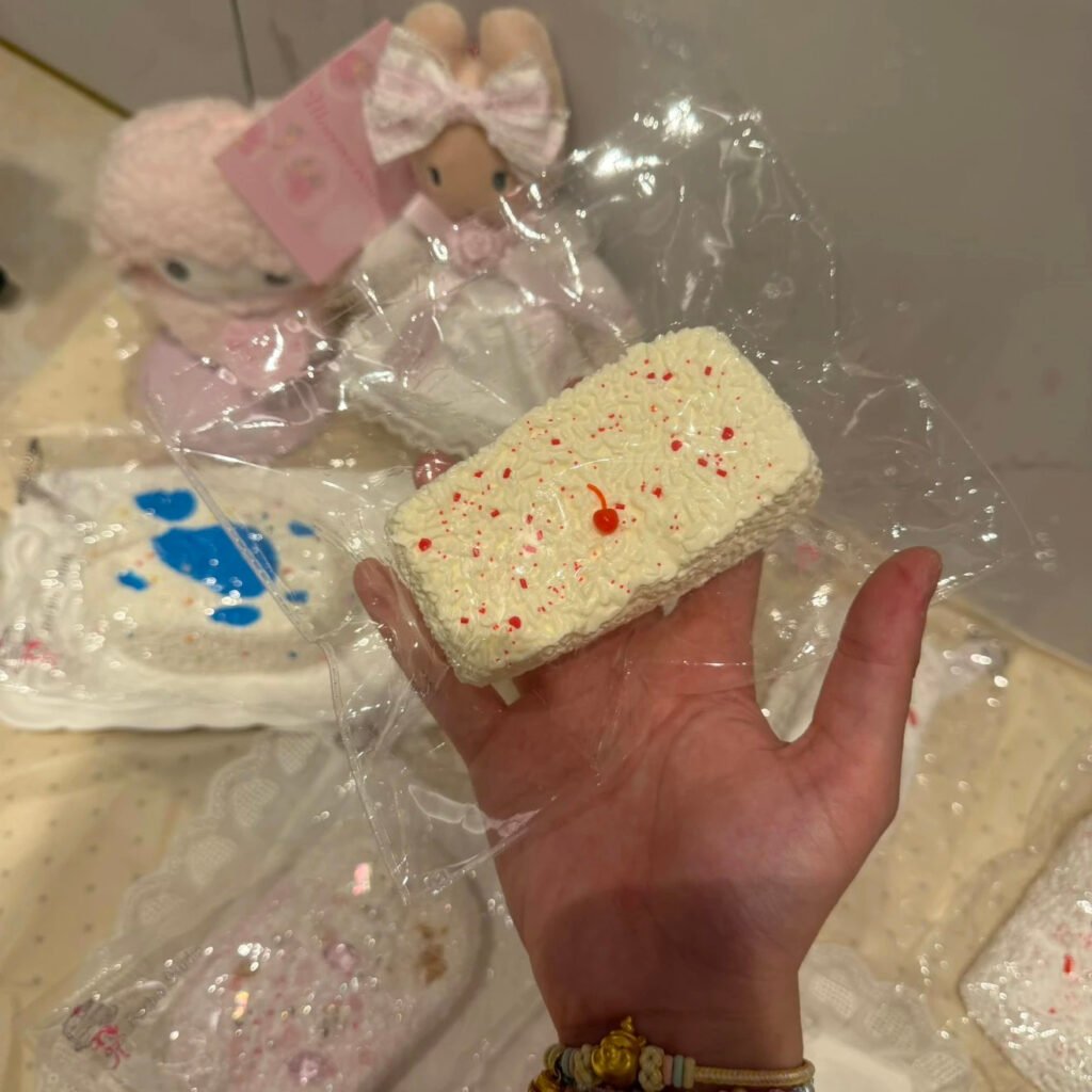 68009 BarbieStudio Cherry Gummy Rice Ball (Cream Clay Texture Series) / BarbieStudio 樱桃软糖饭团(乳霜泥触感系列)