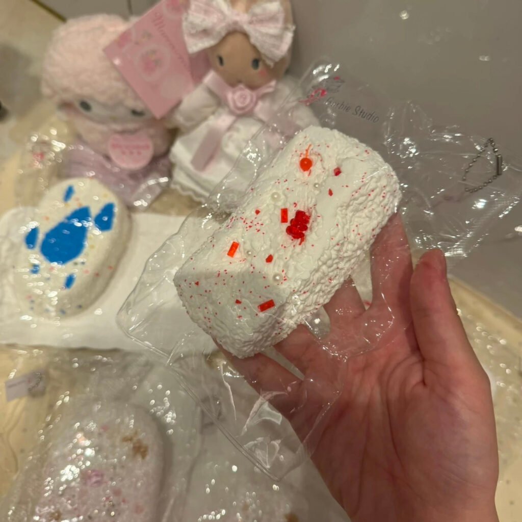 68010 BarbieStudio Cherry Gummy Rice Ball (Extra-Soft Clay Texture Series) / BarbieStudio 樱桃软糖饭团（变态软泥触感系列）
