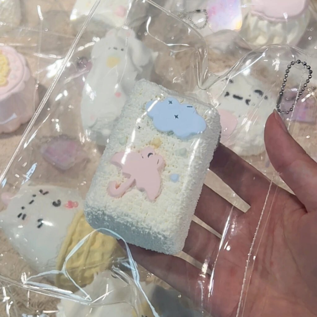402002 Berry Berry Cloud Umbrella Toast / 莓了个莓 云朵雨伞吐司