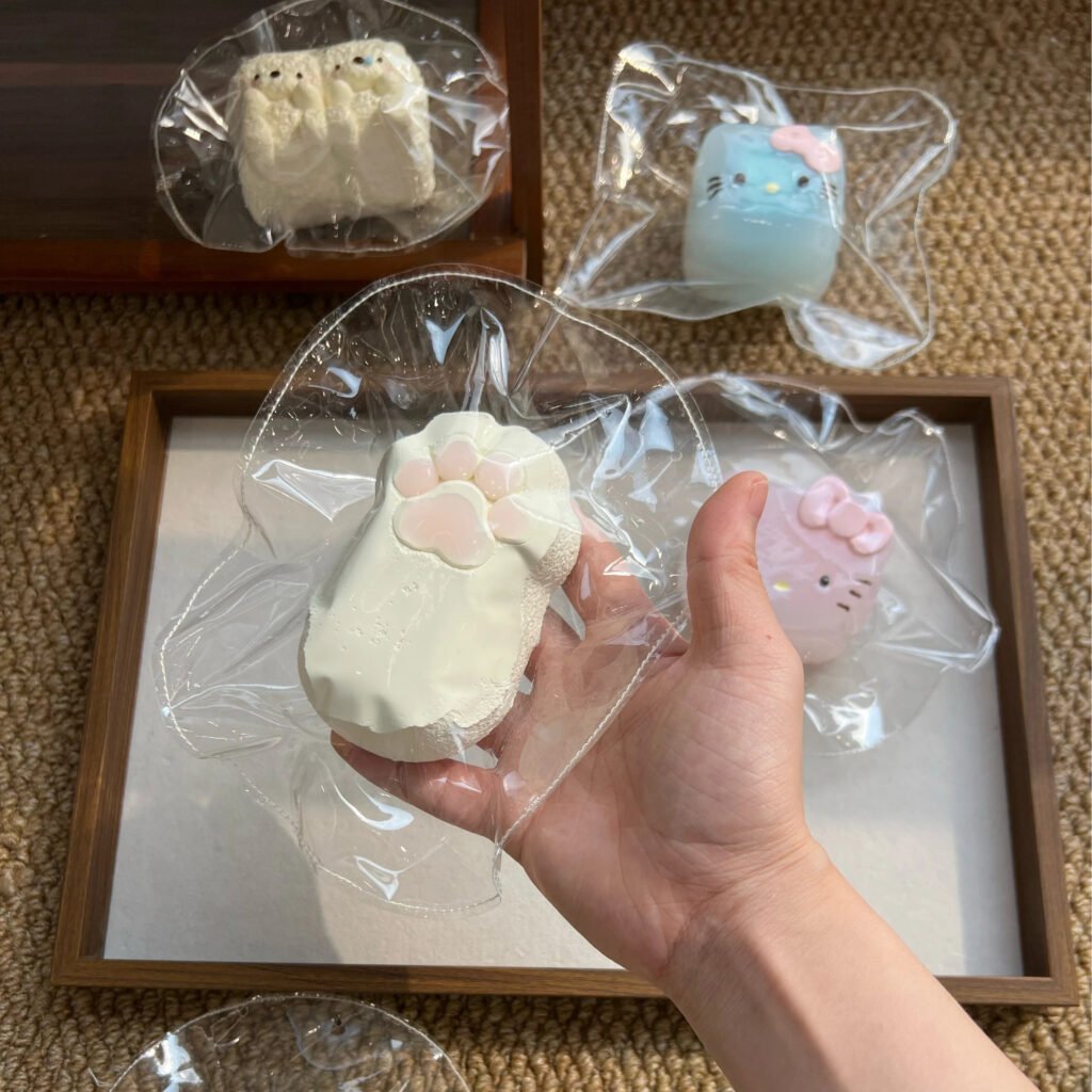 174050 Boom Order Translucent Pink Cat Paw Bar (Soft Face Cream Texture Series) / 我一定会爆单的 透粉猫爪棒（软面霜触感系列）
