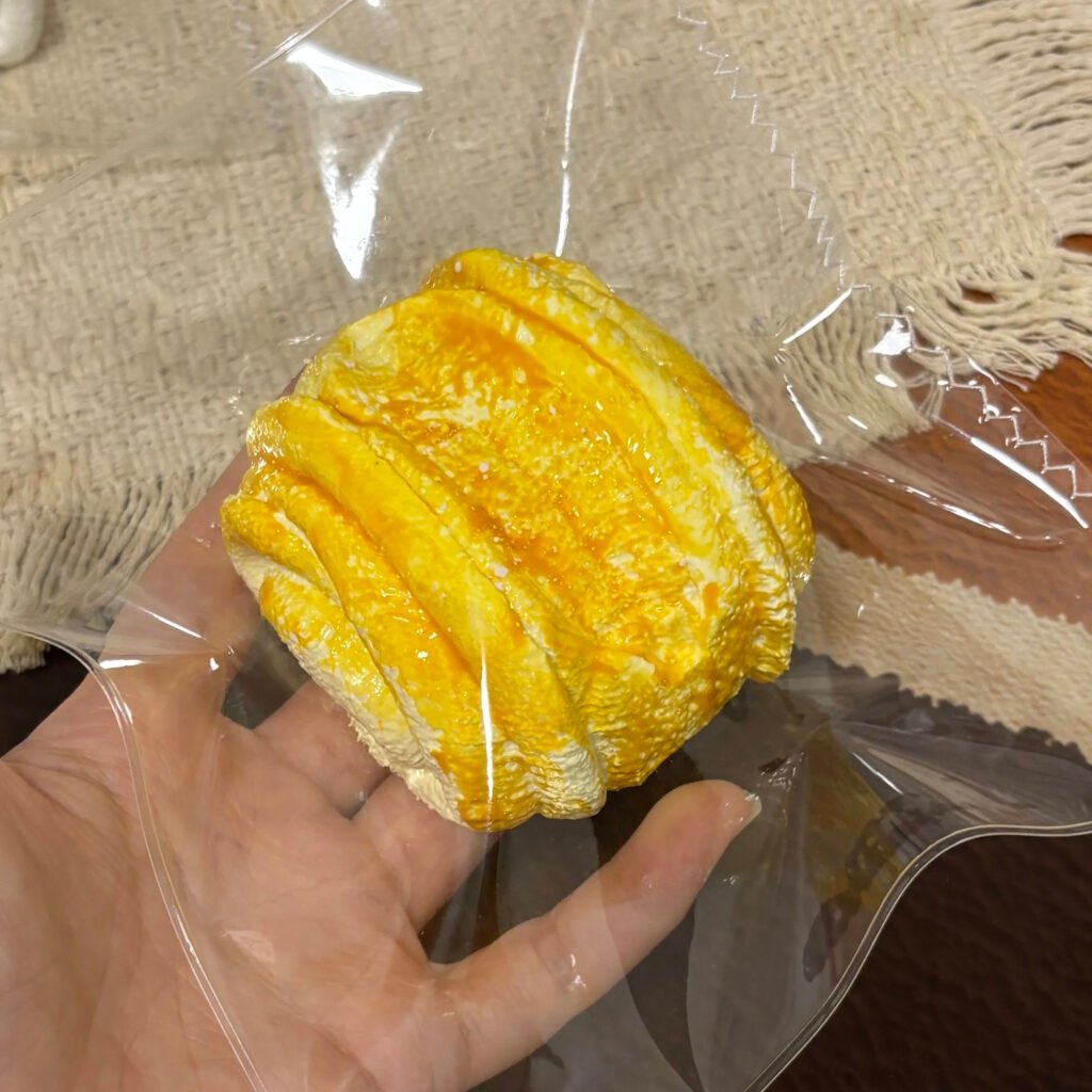 360003 BuBo YeZi Baked Flower Roll (Dry Cream Texture Series) / 步啵野子捏捏 烤花卷（干奶油触感系列）