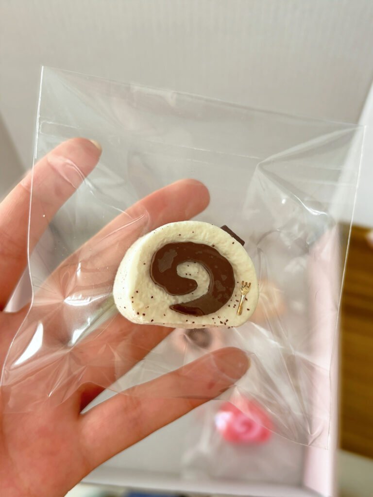 84033 Bu Zhi Dou Swiss Roll - White Chocolate / 不知豆捏 瑞士卷（白巧味）
