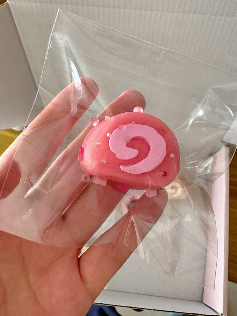 84034 Bu Zhi Dou Swiss Roll - Peach Jam / 不知豆捏 瑞士卷（蜜桃果酱）
