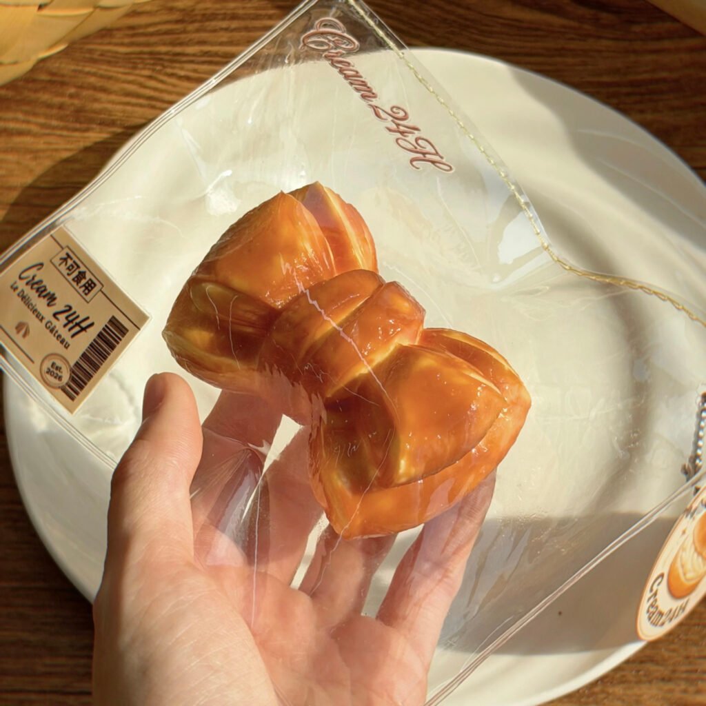 145030 Cream24H Bow Pretzel Bun (Cream Clay Texture Series) / 奶油不打烊Cream24H 蝴蝶结碱水包（奶油泥触感系列）