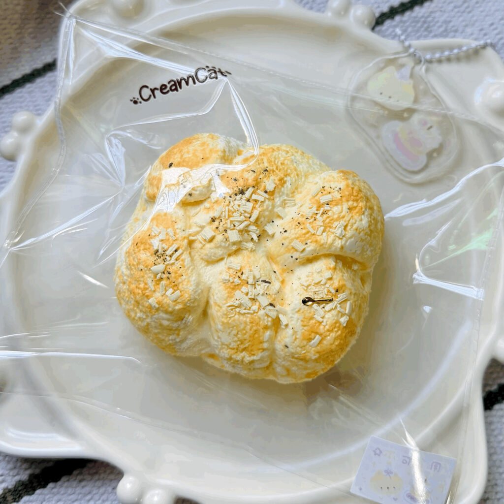 80057 CreamCat Twisted Bread (Cream Clay Texture Series) / 奶油猫 麻花面包（奶油泥触感系列）
