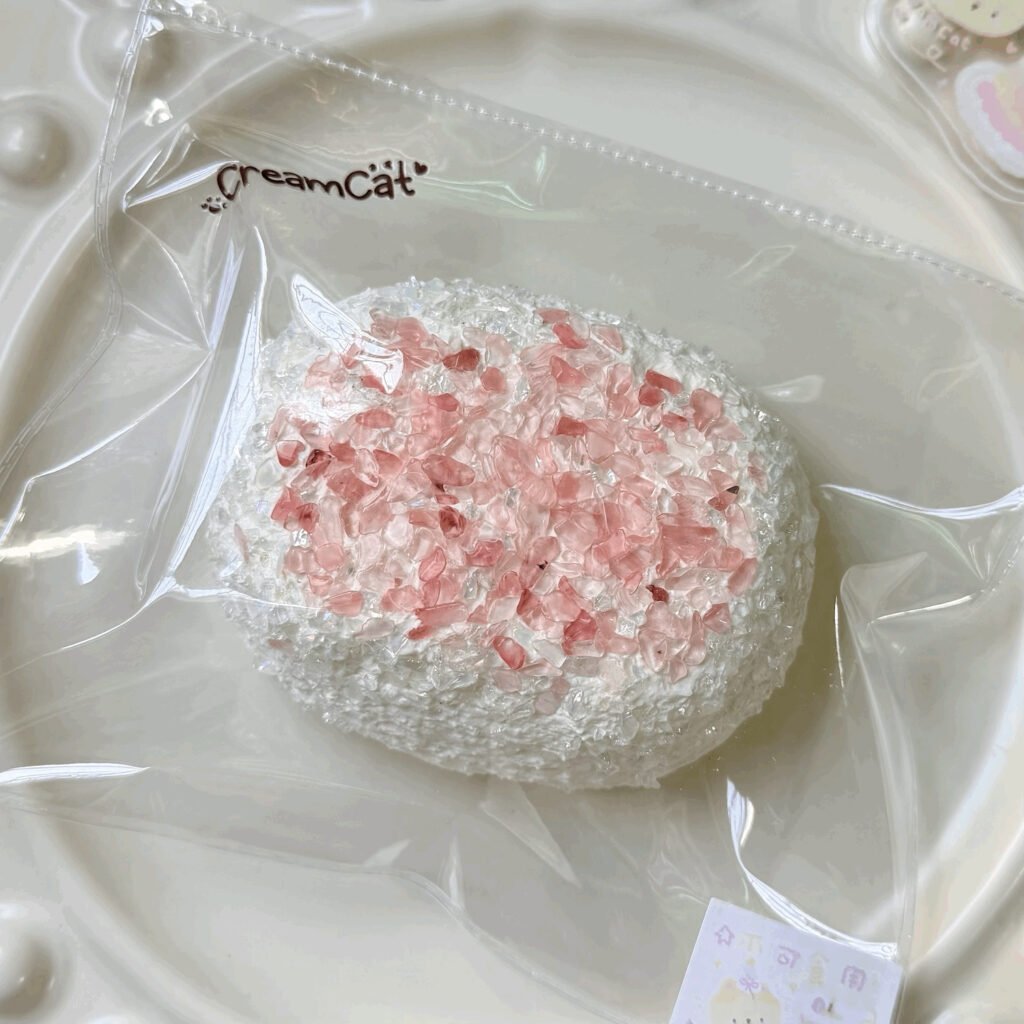 80061 CreamCat Marbled Rice Cracker - Snow-Topped Strawberry (Whipped Cream Texture Series) / 奶油猫 麻赖仙贝（雪顶草莓）（绵奶油触感系列）