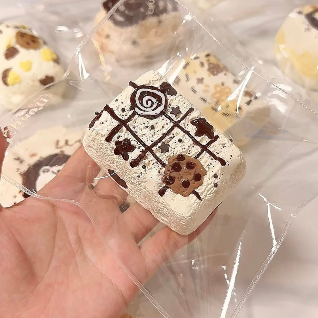 219021 Chun-li Striped Cookie Milk Cake (Cotton Cream Texture Series) / Chun-li 线条曲奇奶糕（棉奶油触感系列）