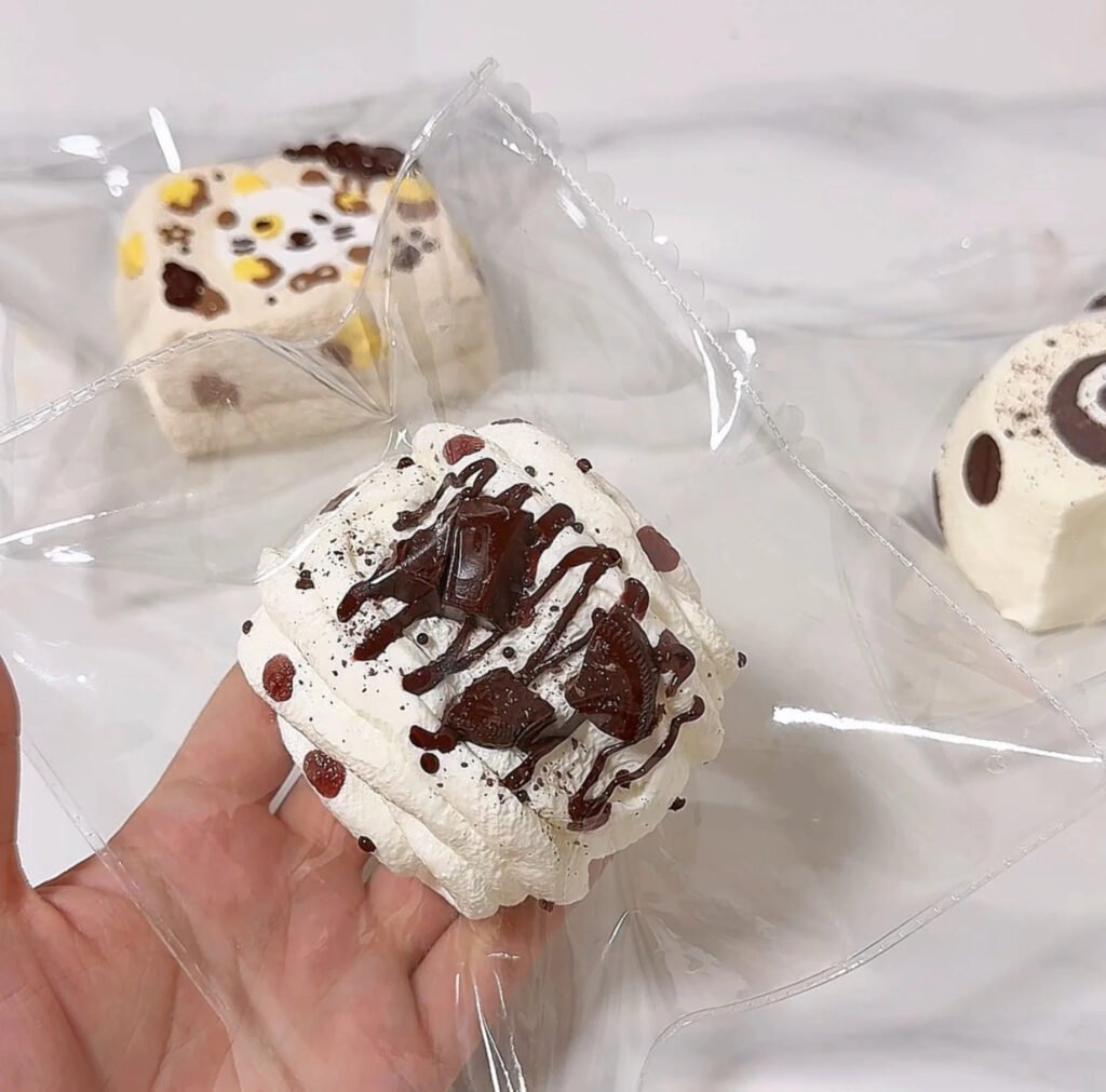 219025 Chun-li Coffee Jelly Flower Roll (Glutinous Cream Texture Series) / Chun-li 咖啡冻花卷（糯奶油触感系列）