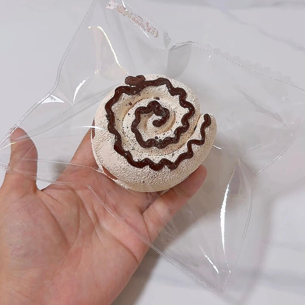 219031 Chun-li Chocolate Swirl Roll (Glutinous Cream Texture Series) / Chun-li 巧克力卷卷（糯奶油触感系列）