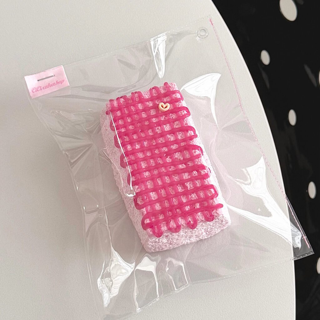 351008 Cici Sweet Berry Drizzle Long Toast (Soft Cream Texture Series) / cici呢 甜莓淋酱长吐司（软奶油手感系列）