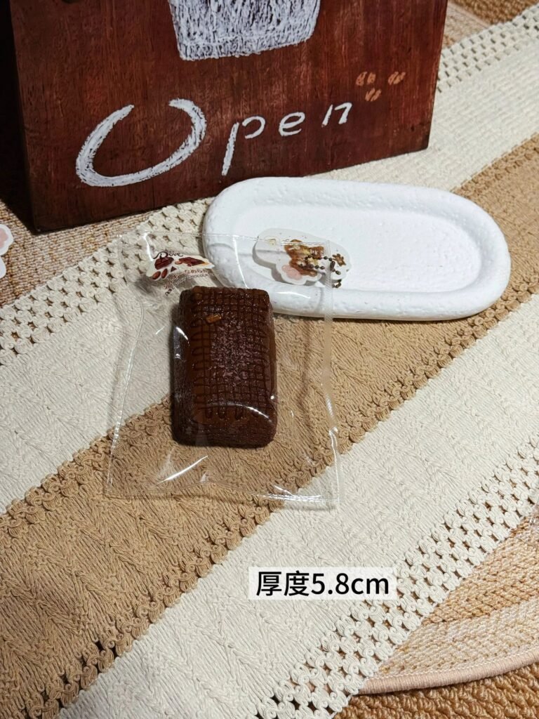 74058 Cherry Maruko Squishy Mini Long Toast (Oven-Baked Cotton Clay Texture Series) / 樱桃子丸子的捏捏 缩小版长吐司(烤箱版棉花泥触感系列)