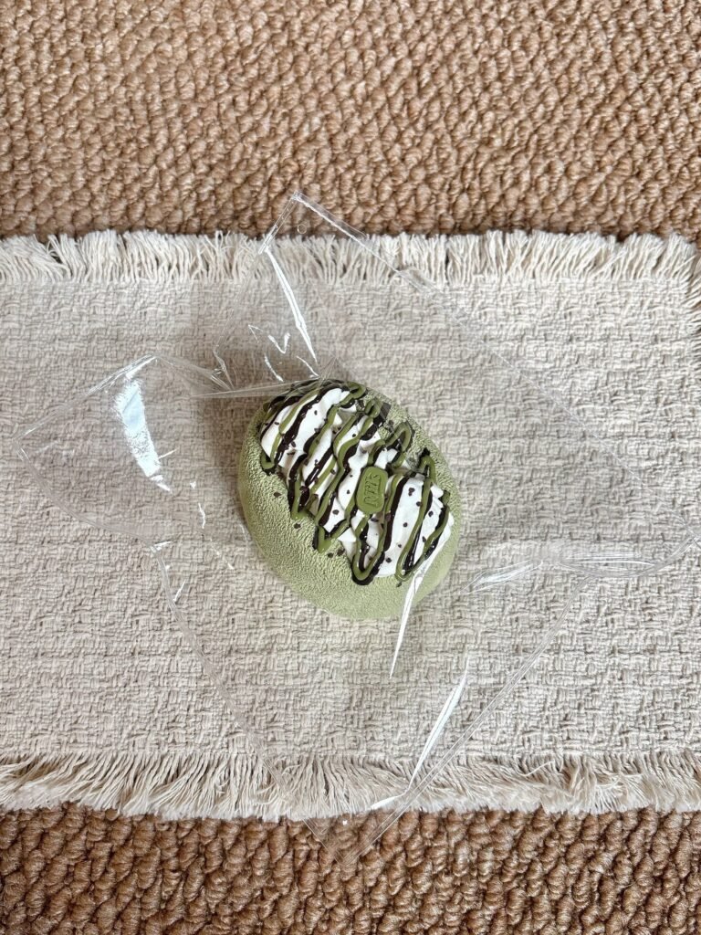 416001 Coconut Squishy Matcha Cream Rice Cracker (Sticky Clay Texture Series) / 椰子捏 抹茶奶油仙贝（黏糊泥触感系列）