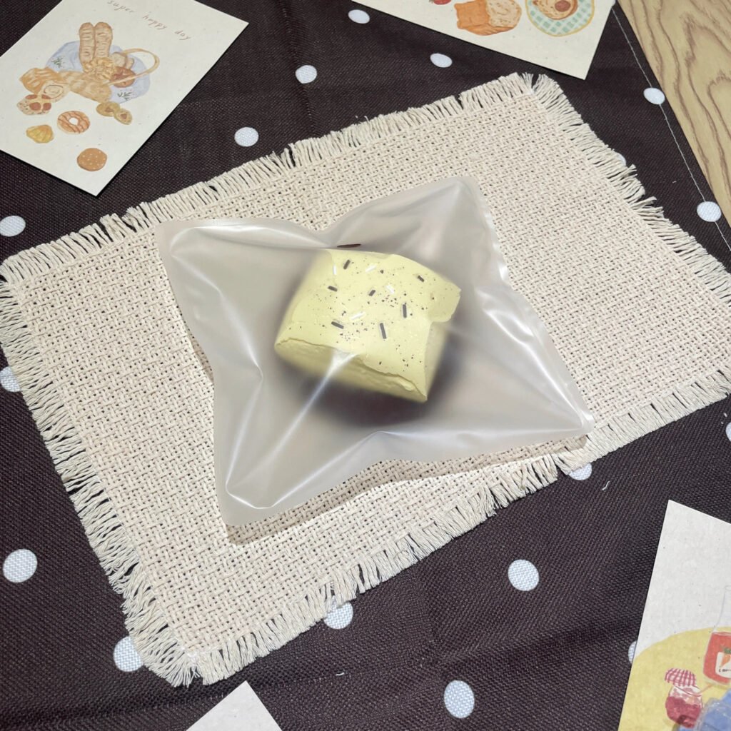 182037 Cotton Candy Nian Butter Chocolate (Light Cream Texture Series) / 棉花糖捏 黄油巧克力（轻奶油触感系列）