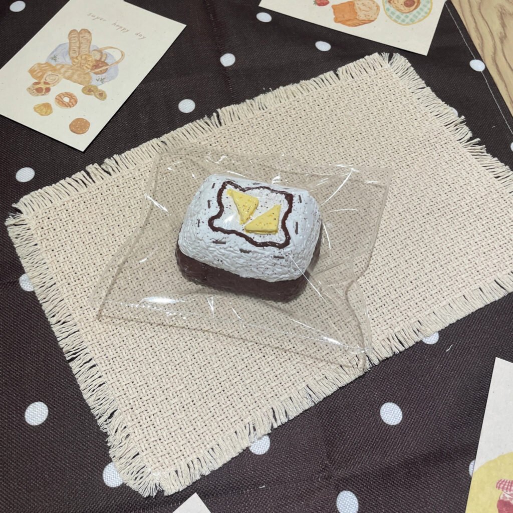 182040 Cotton Candy Nian Chocolate Cookie Rice Ball (Light Cream Texture Series) / 棉花糖捏 巧克力饼干饭团（轻奶油触感系列）