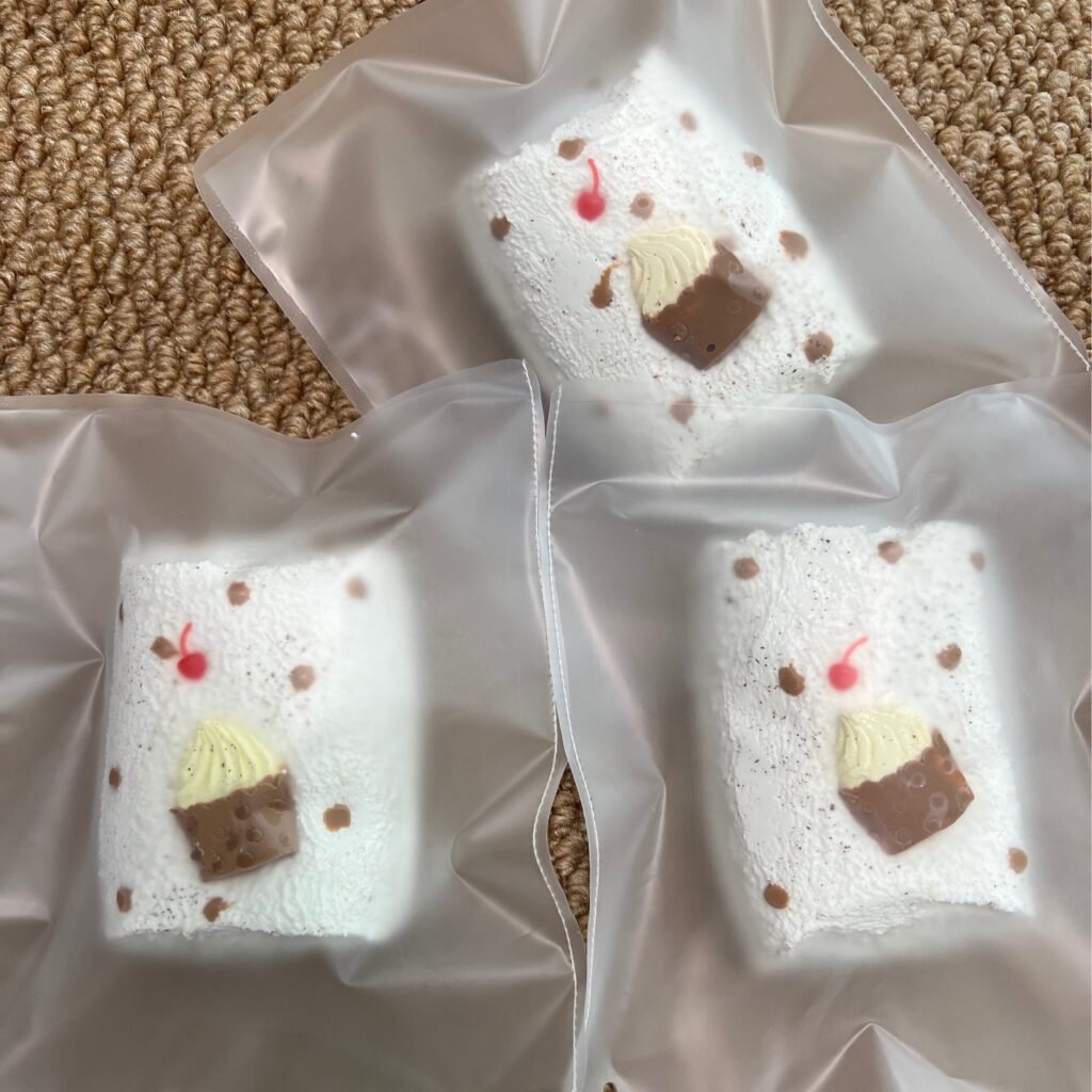 374000 Caramel Pea Defective Polka Dot White Set (Cotton Clay Texture Series) / 焦糖豌豆 脱模瑕疵波点白色(棉花泥触感系列)