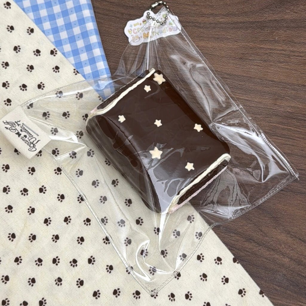 419022 Cream Puff Studio Star Dark Chocolate Cake (Cotton Cream Texture Series) / Cream Puff Studio 星星黑巧蛋糕(棉奶油触感系列)
