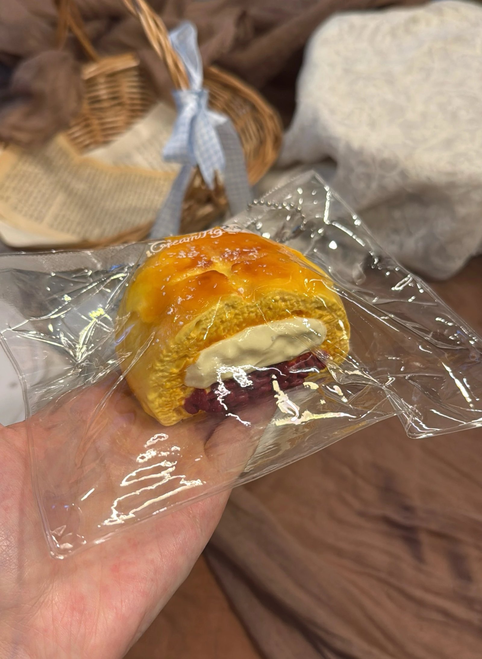 387001 Cream Pig Purple Rice Bread (Cream Cheese Clay Texture Series) / 奶油猪 紫米面包(干酪泥触感系列)