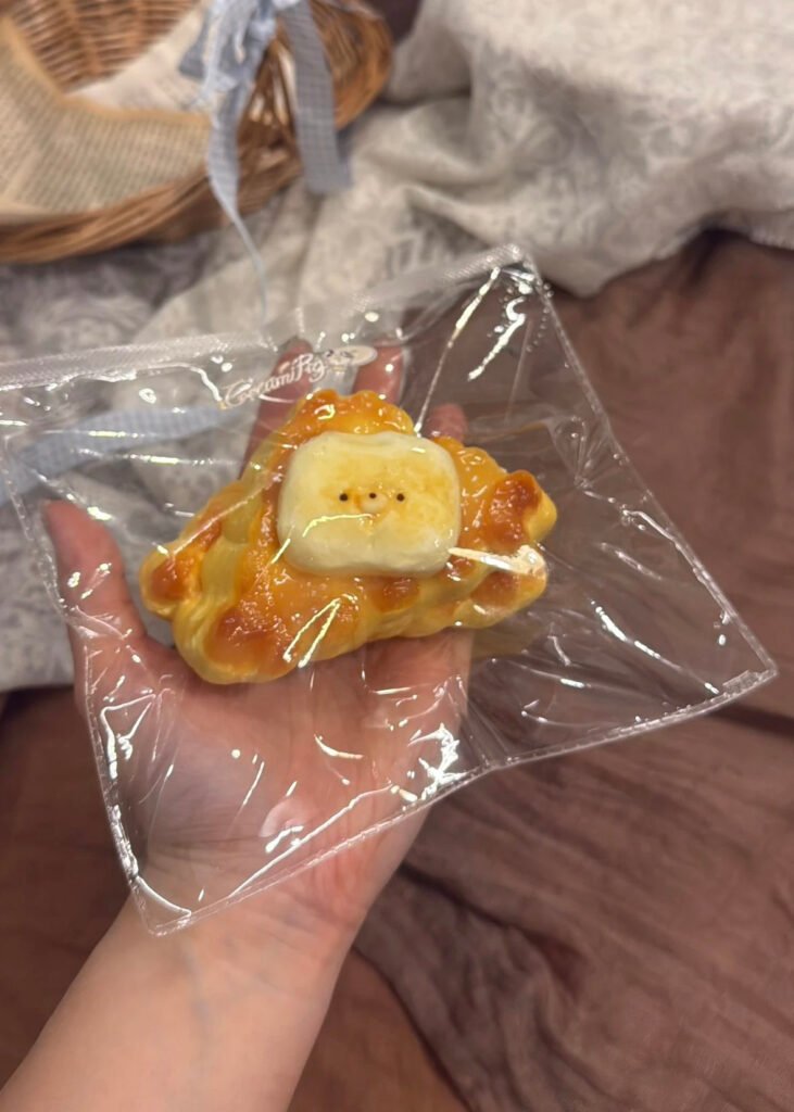 387002 Cream Pig Bear Double-Layer Honey Waffle (Whipped Cream Texture Series) / 奶油猪 小熊双层蜂蜜华夫（绵奶油触感系列）