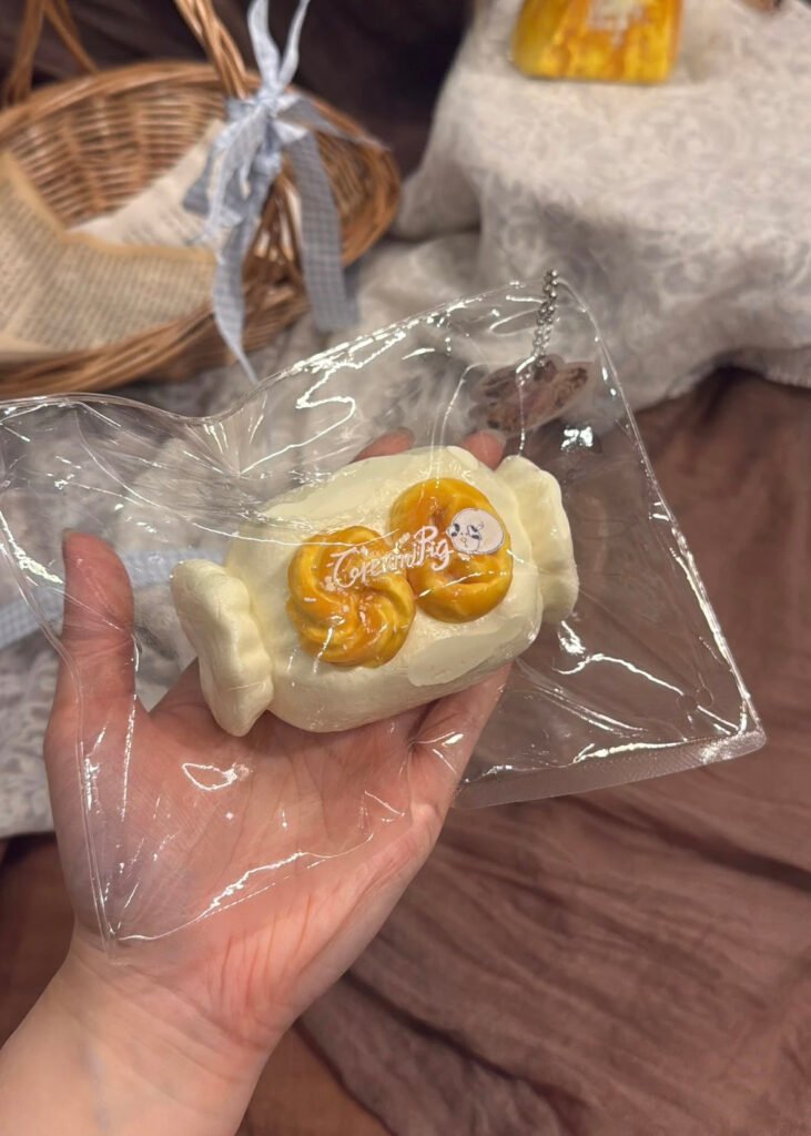 387010 Cream Pig Candy Cookie (Whipped Cream Texture Series) / 奶油猪 糖果饼干（绵奶油触感系列）
