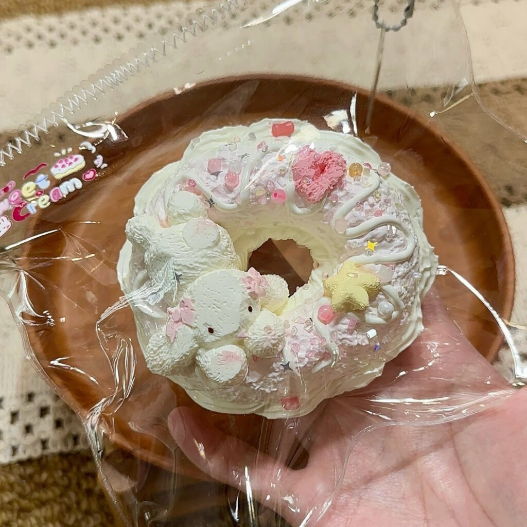 103003 Creamy Sweet Squishy Donut (Light Milk Paste Clay Texture Series) / 奶油小甜捏 甜甜圈（轻乳膏泥触感系列）
