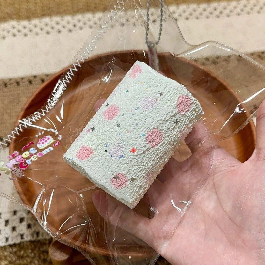 103014 Creamy Sweet Squishy Double-Layer Marshmallow (Milk Cake Clay Texture Series) / 奶油小甜捏 双层棉花糖(奶糕泥触感系列)