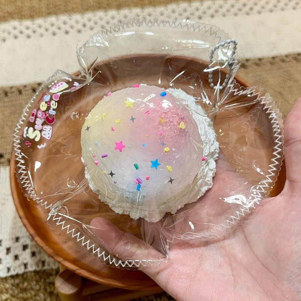 103016 Creamy Sweet Squishy Double-Layer Ice Cream (Milk Cake Clay Texture Series) / 奶油小甜捏 双层冰淇淋（奶糕泥触感系列）