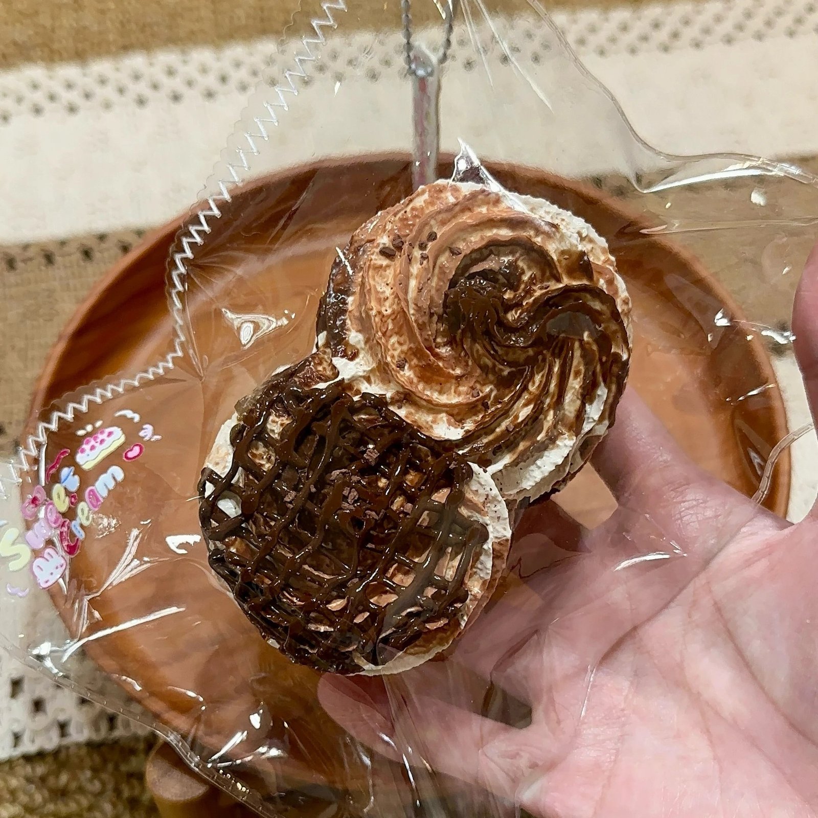 103018 Creamy Sweet Squishy Chocolate Double Cookie (Milk Cake Clay Texture Series) / 奶油小甜捏 巧克力二连曲奇(奶糕泥触感系列)