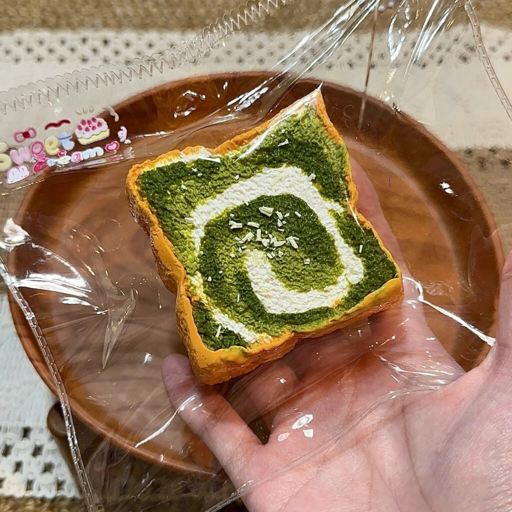 103029 Creamy Sweet Squishy Matcha Thick Toast (Oven Cream Clay Texture Series) / 奶油小甜捏 抹茶厚吐司(烤箱奶油泥触感系列)