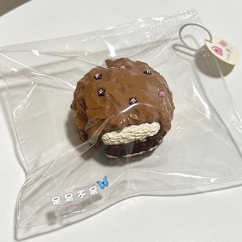 370023 Daidai Budai Chocolate-Filled Milk Shell (Wet Cheese Clay Texture Series) / 呆呆不呆 巧克力夹心奶贝(湿酪触感系列)