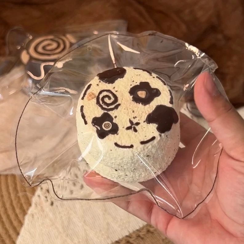 227025 Danjuan Juanbuguo Double-Layer White Chocolate Round Cake (Hard Milk Candy Clay Texture Series) / 蛋卷卷不过 双层白巧圆蛋糕（硬奶糖触感系列）