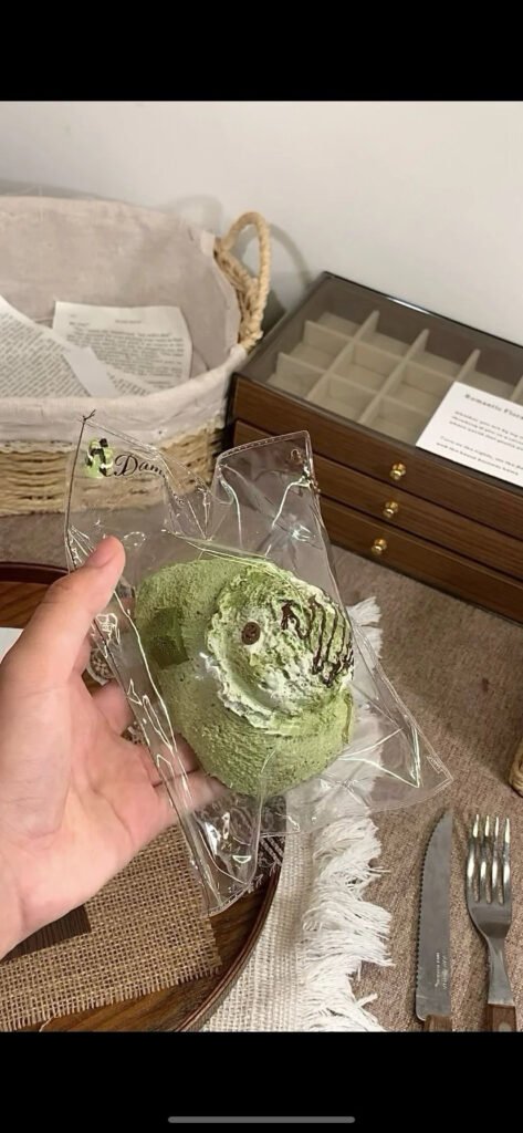 157013 Da Mianao Matcha Drizzle Ice Cream Senbei / Da棉袄 抹茶淋酱冰淇淋仙贝