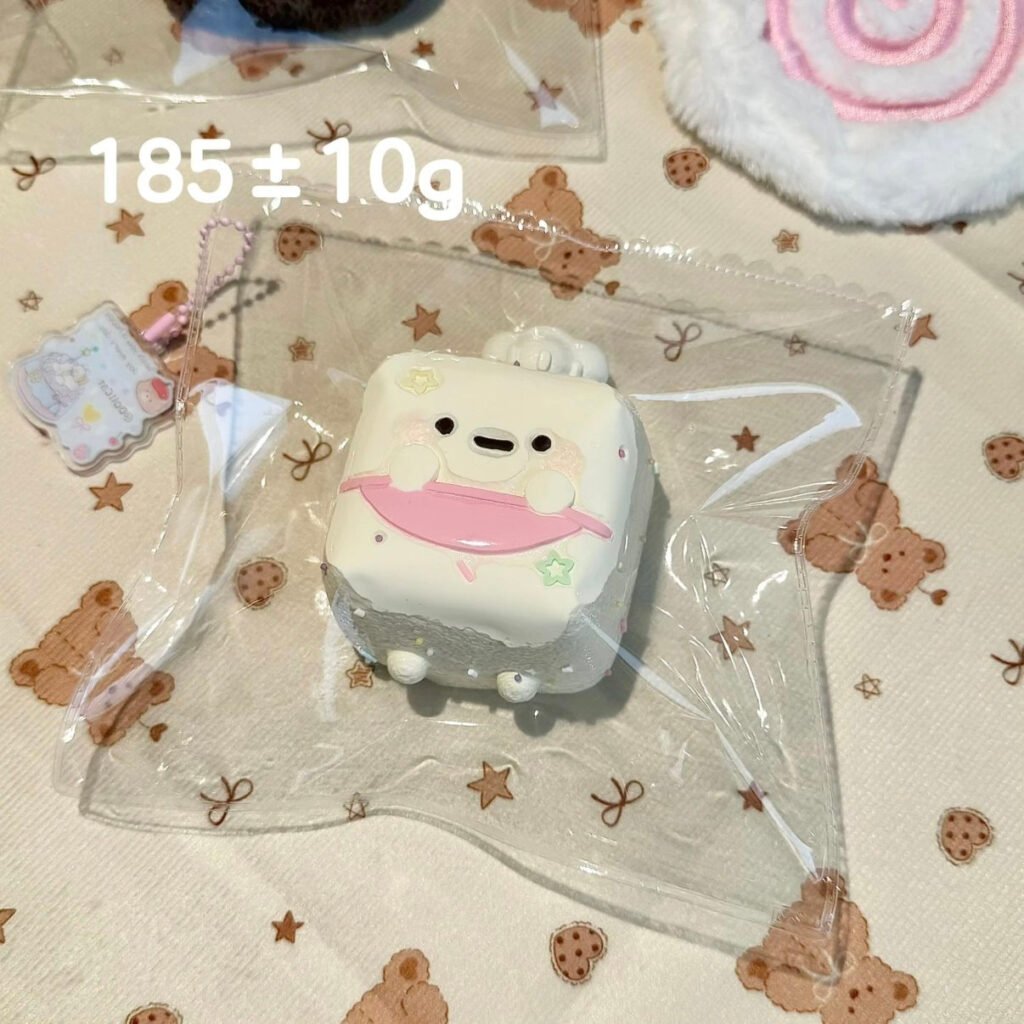 111053 DollCat Chef Hat Square Girl (Dense Clay Texture Series) / DollCat玩偶猫 厨师帽小方妹妹（扎紧泥触感系列）