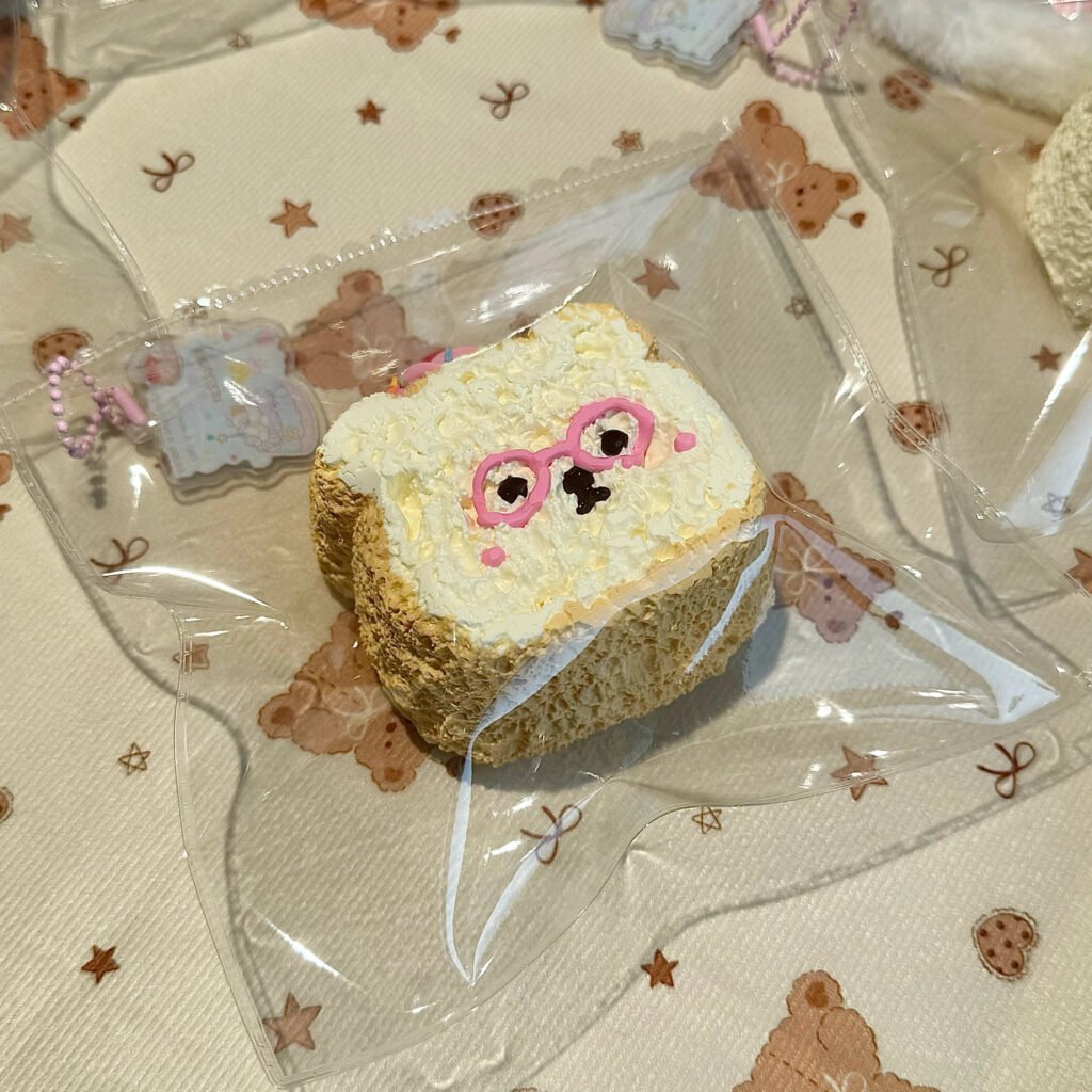111077 DollCat Wheat Bear Head Toast (Dense Clay Texture Series) / DollCat玩偶猫 熊头吐司·麦香（扎紧泥触感系列）