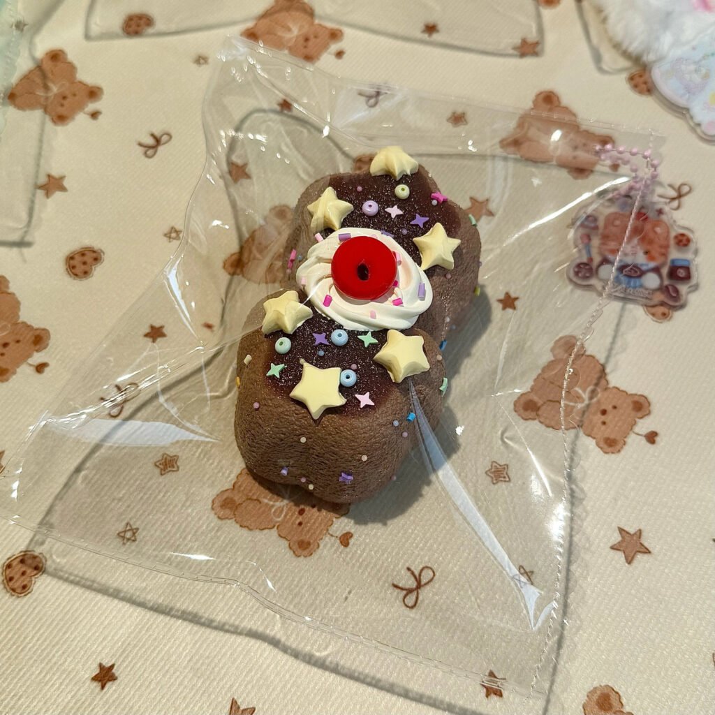 111080 DollCat Chocolate Double Star (Dense Clay Texture Series) / DollCat玩偶猫 星星二连·巧克力（扎紧泥触感系列）