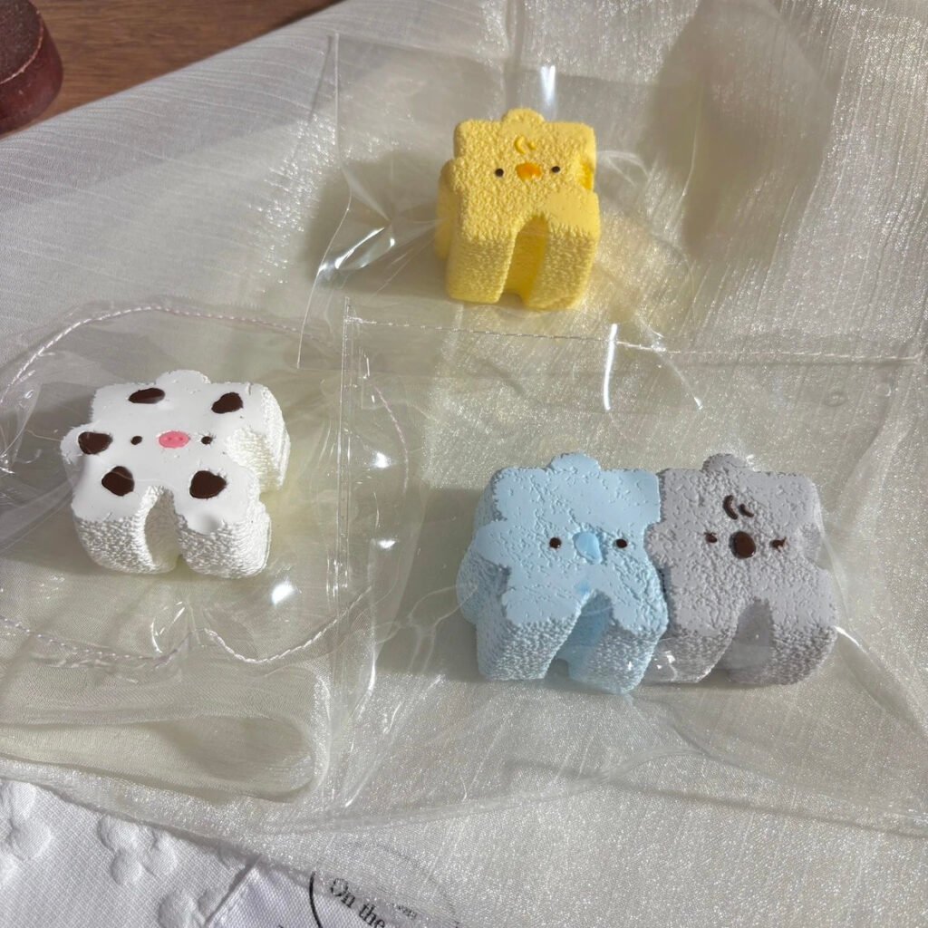 368037 Dun Shizai Mini Animal Puzzle - Cow (Soft Cheese Clay Texture Series) / 吨实在 小动物拼图小鼻嘎 - 牛哞（软干酪触感系列）