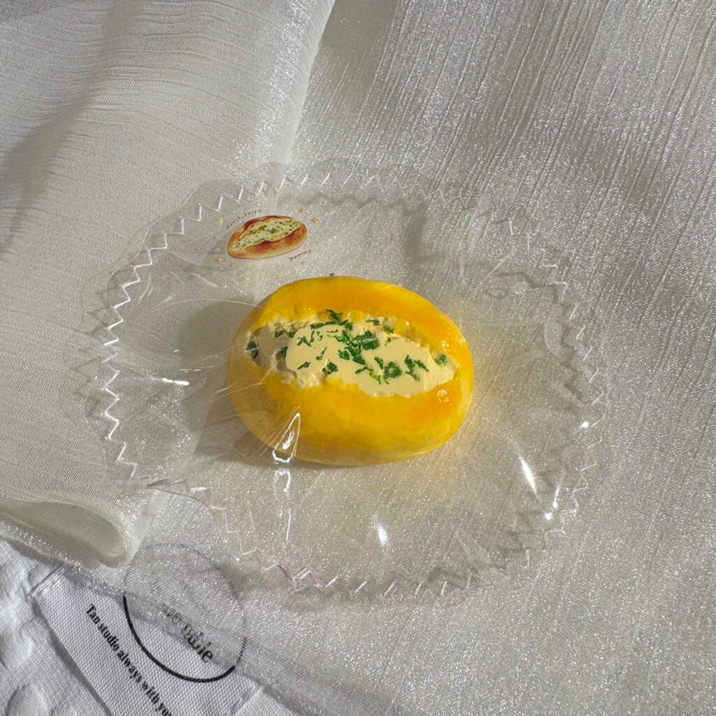 368051 Dun Shizai Garlic Butter Bread - Large (Soft Cheese Clay Texture Series) / 吨实在 蒜香黄油面包 - 大号（软干酪触感系列）