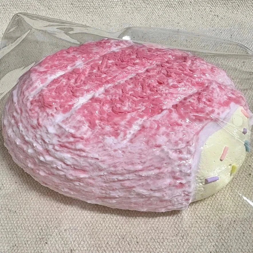 368109 Dun Shizai Strawberry Cream Mini Bread (Rich Milk Clay Texture Series) / 吨实在 草莓奶油小面包（醇厚奶触感系列）