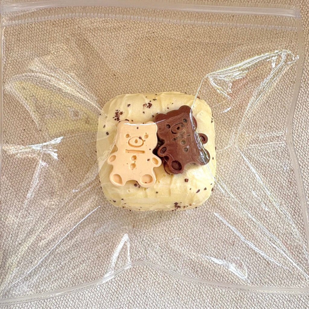 368124 Dun Shizai Bear Cookie Milk-Skin Square (Rice Cake Clay Texture Series) / 吨实在 小熊饼干奶皮小方(年糕泥触感系列)