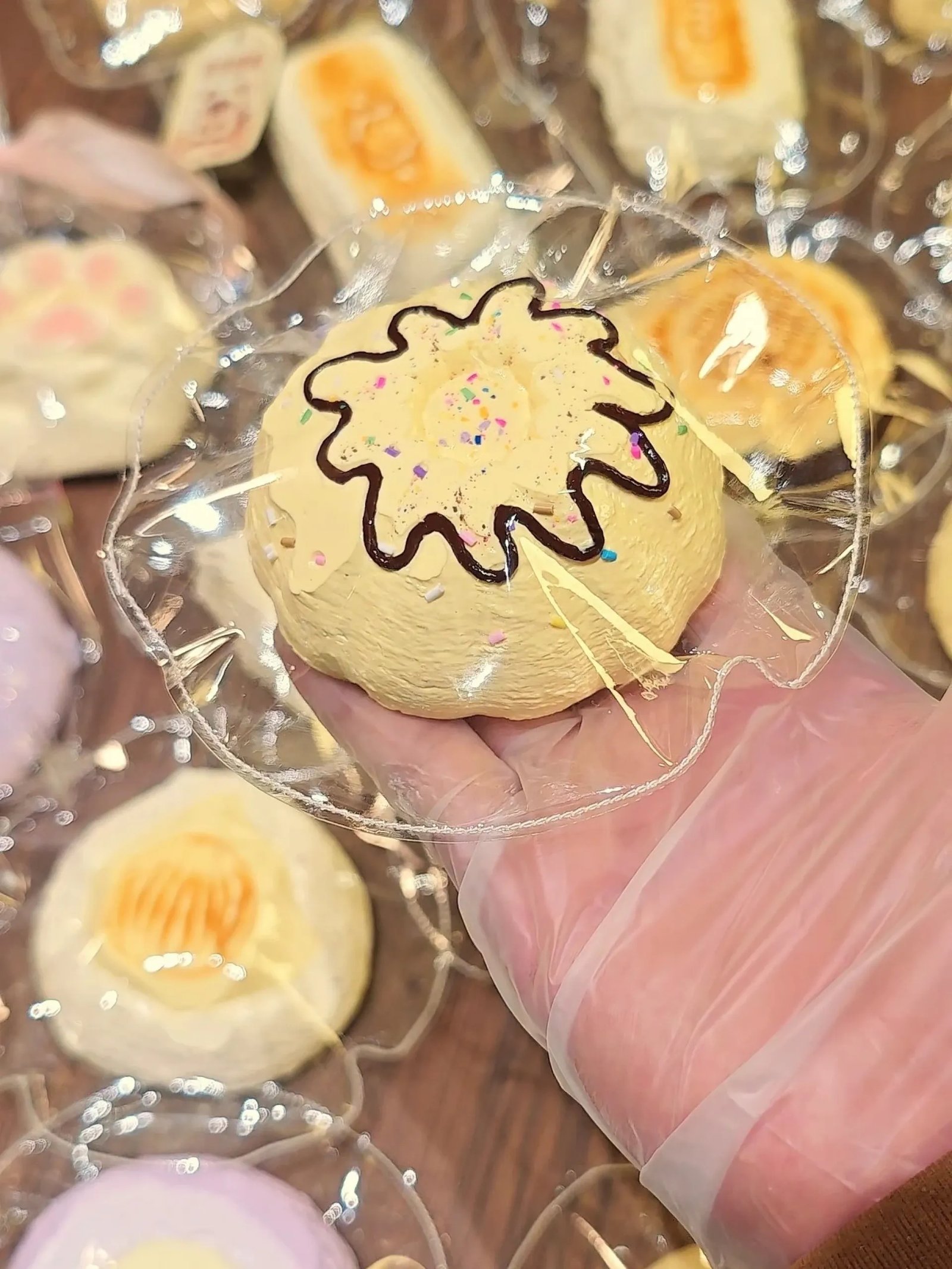 259082 Enze Nienie Peak Edition Candy Chocolate Cream Puff (BT Soft Yogurt Clay Texture Series) / 恩泽捏捏(巅峰版) キャンディチョコシュークリーム (BTソフトヨーグルトクレイ触感シリーズ)