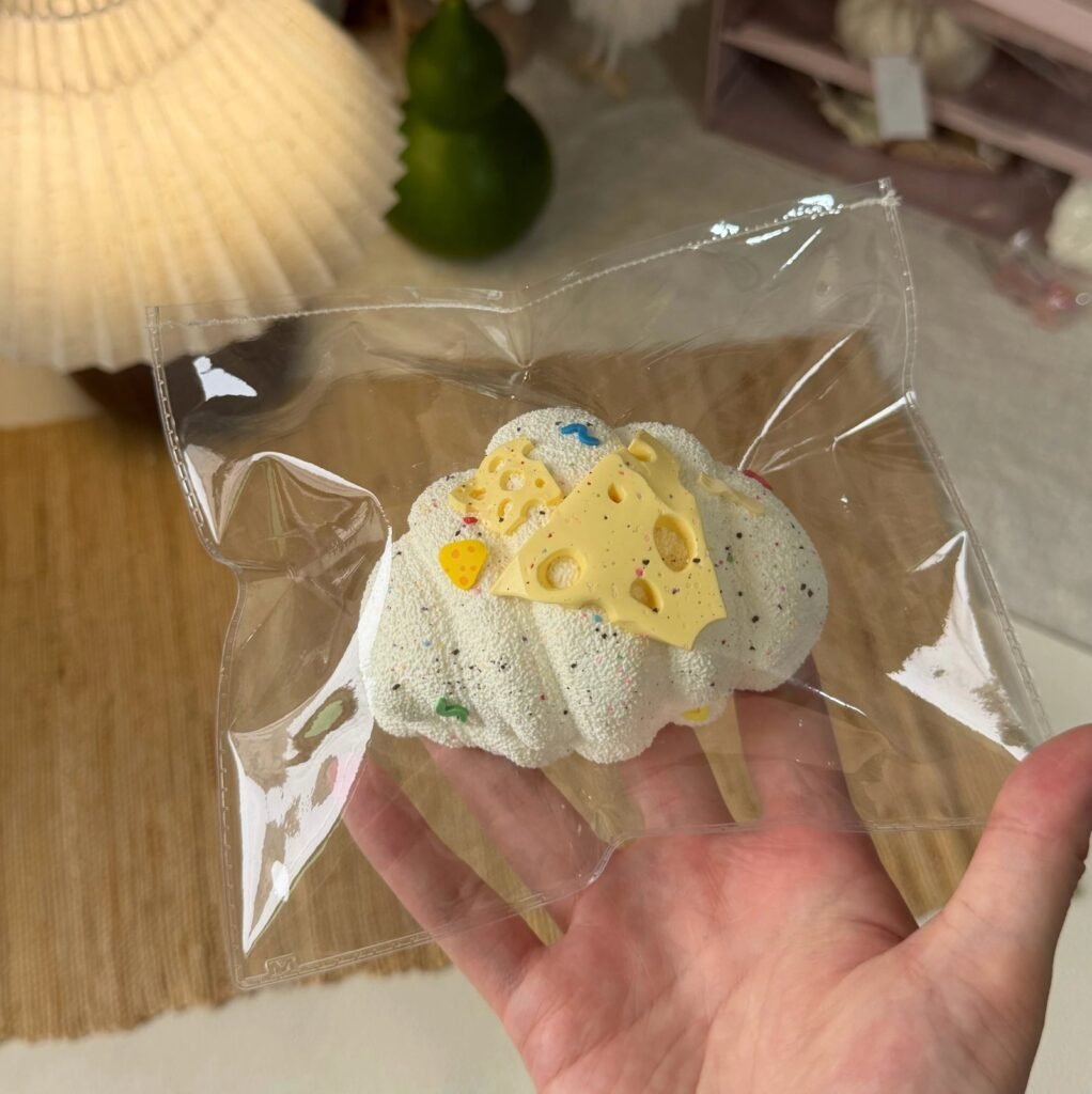 388004 Fayefaye Cheese Croissant (Glutinous Cream Texture Series) / Fayefaye 奶酪牛角包（糯奶油触感系列）