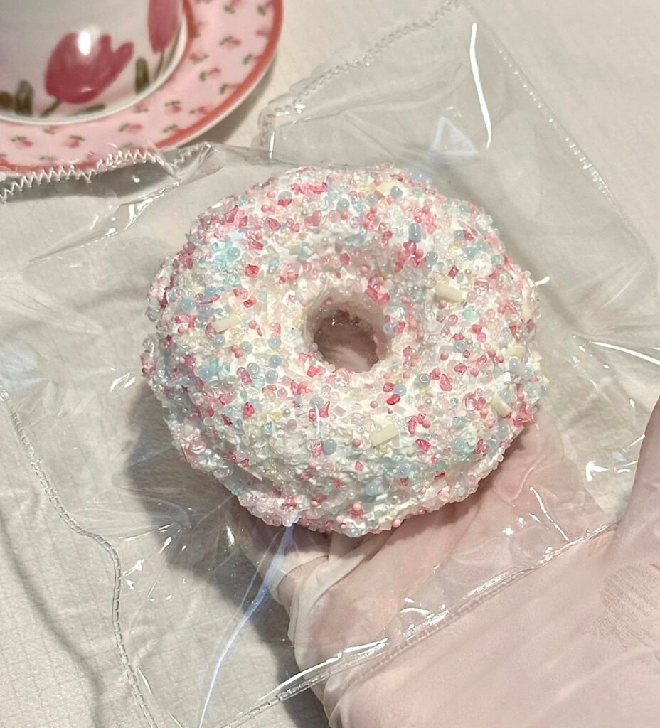 344008 Five Cats Squishy Sprinkle Crumb Donut / 五只猫捏捏 カラースプリンクルドーナツ