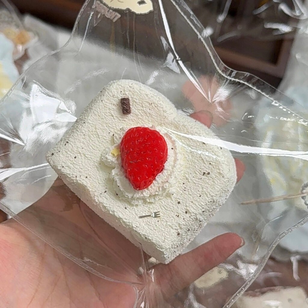 85028 Flying 7 Strawberry Toast (Wet Cheese Clay Texture Series) / 飞行7 草莓吐司（湿酪泥触感系列）
