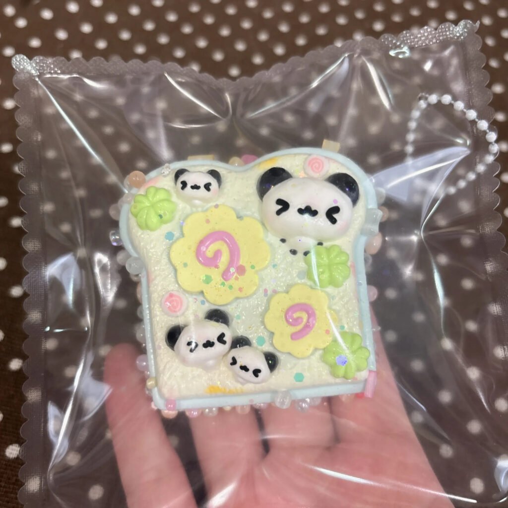 336048 Good Cat Morning Little Red Panda Toast (Cream Paste Clay Texture Series) / 咕德猫宁捏 レッサーパンダトースト (クリームペーストクレイ触感シリーズ)