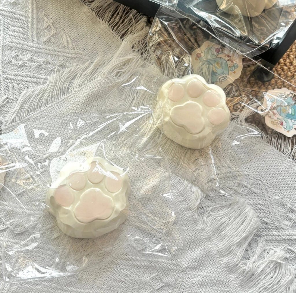 169009 Hello Xiaoxin Peach Cat Paw (Dry Glutinous Clay Texture Series) / Hello小新 蜜桃猫爪（干糯触感系列）