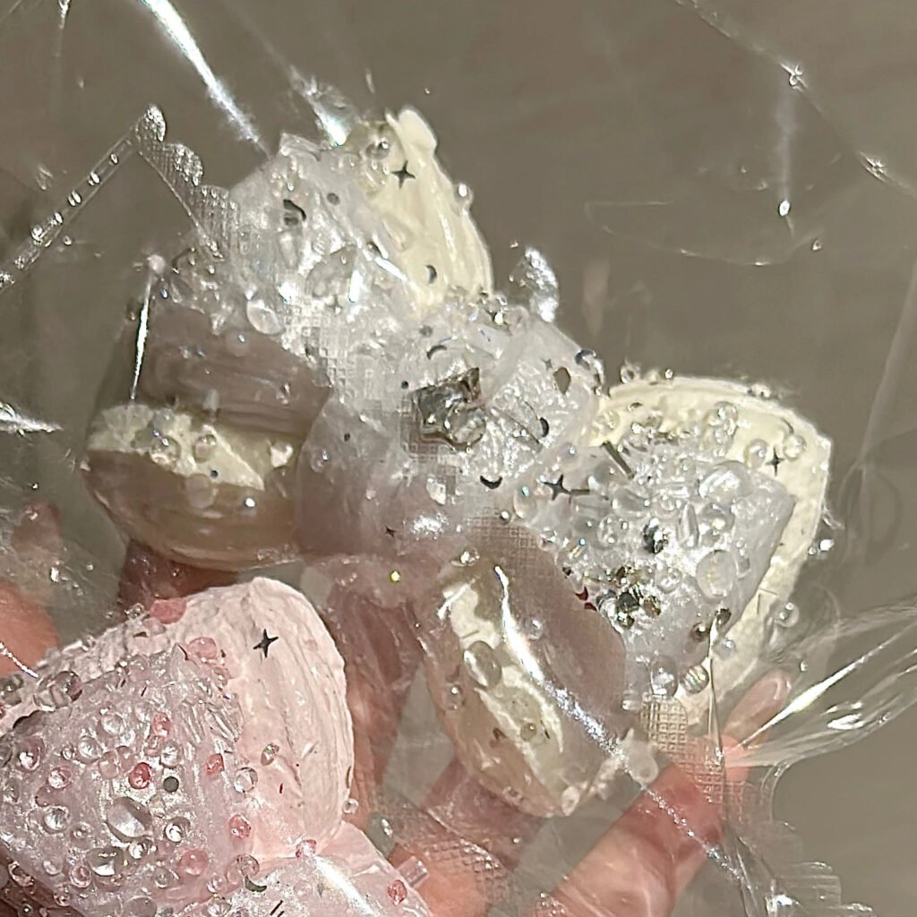 50028 HelloKiki Silver Bow (Glutinous Cream Texture Series) / hellokiki捏捏 银蝴蝶结（糯奶油触感系列）