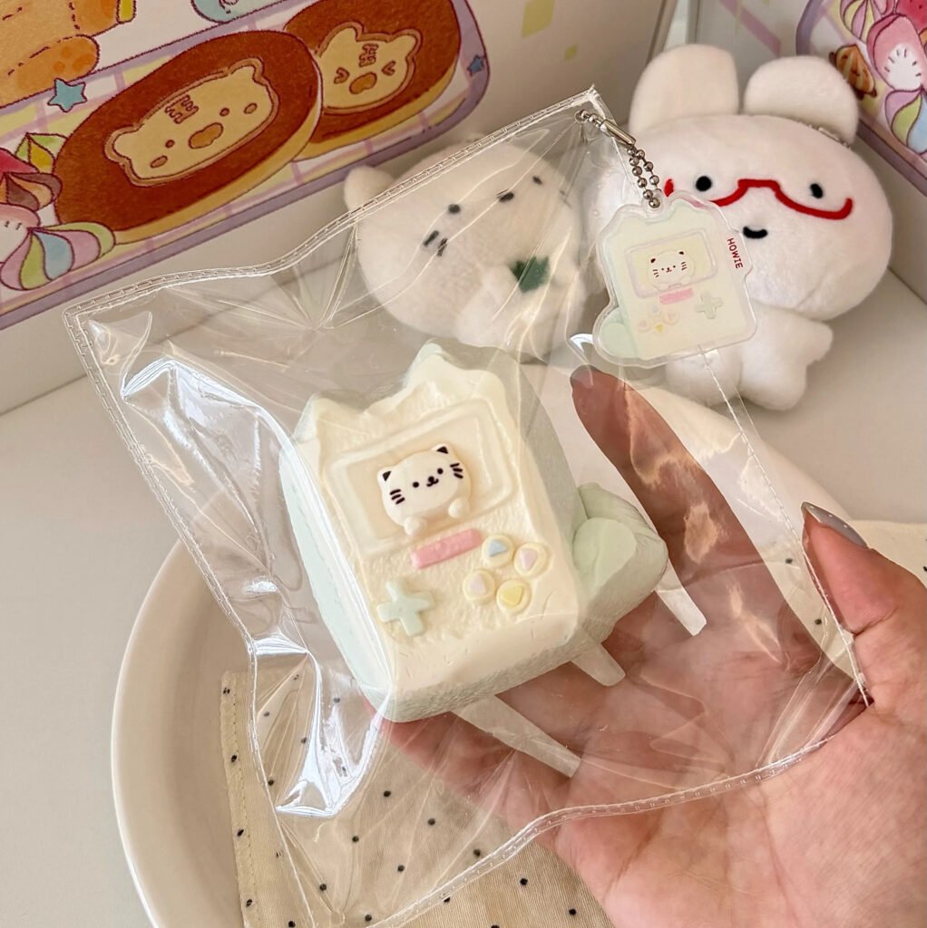 170002 Homie Studio Kitten Game Console (Milk Glutinous Clay Texture Series) / 厚米捏捏事务所 小猫游戏机(奶糯泥触感系列)