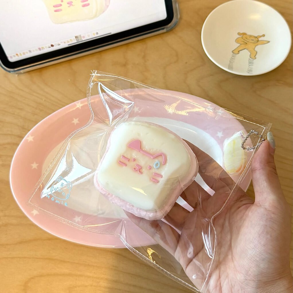 170042 Homie Studio Rose Lychee Kitty Toast (Soft Cheese Clay Texture Series) / 厚米捏捏事务所 ローズライチこねこトースト (ソフトチーズクレイ触感シリーズ)